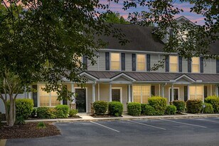 215 Hemingway Cir in Summerville, SC - Building Photo