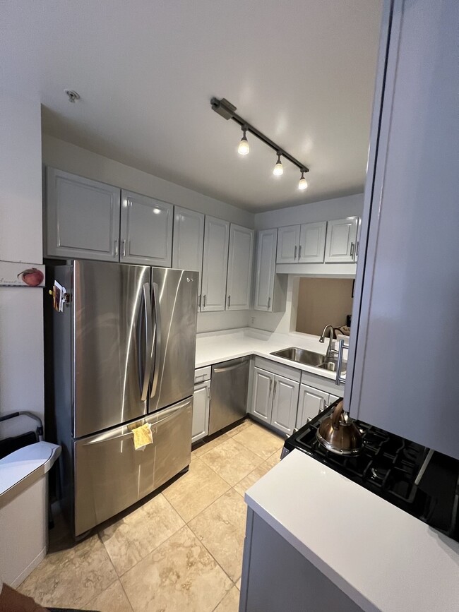 1721 Kingsgate Ct, Unit kingsgate in Alexandria, VA - Foto de edificio - Building Photo