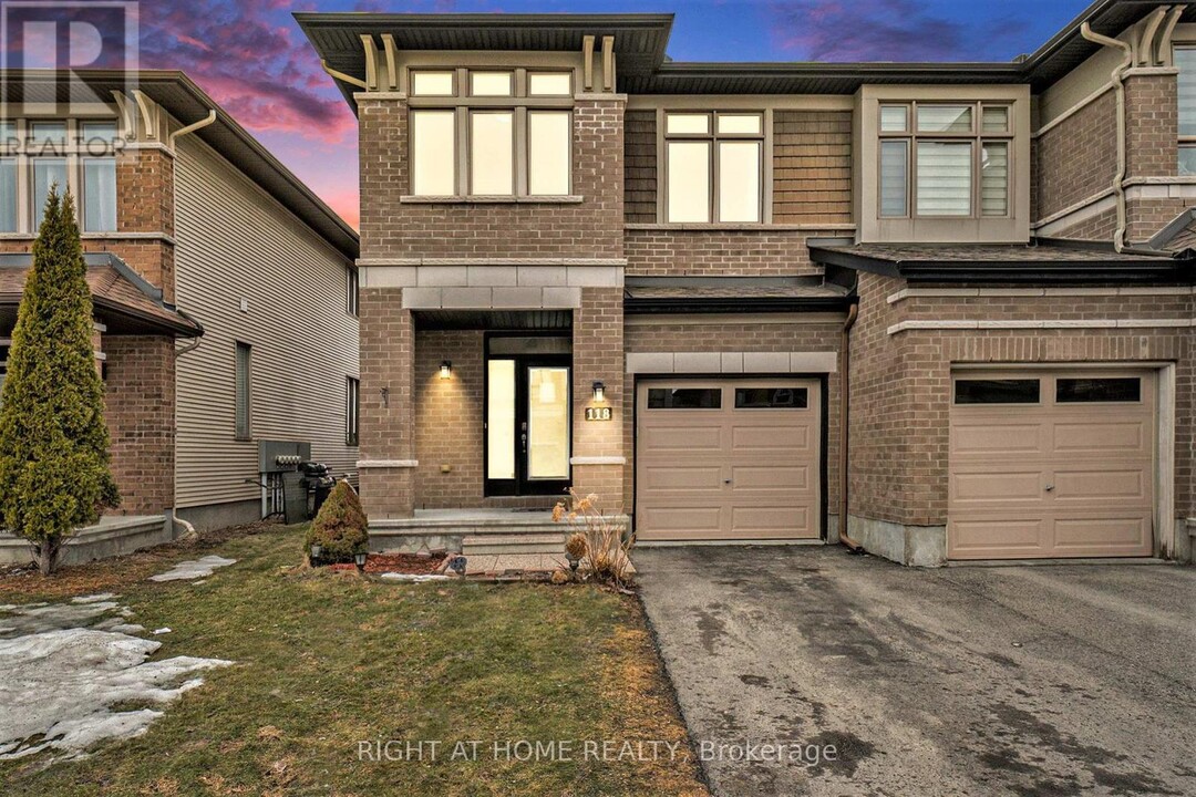 118 Mattingly Way in Ottawa, ON - Building Photo