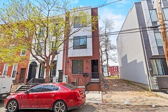 2112 N 8th St, Unit 1 in Philadelphia, PA - Building Photo - Building Photo