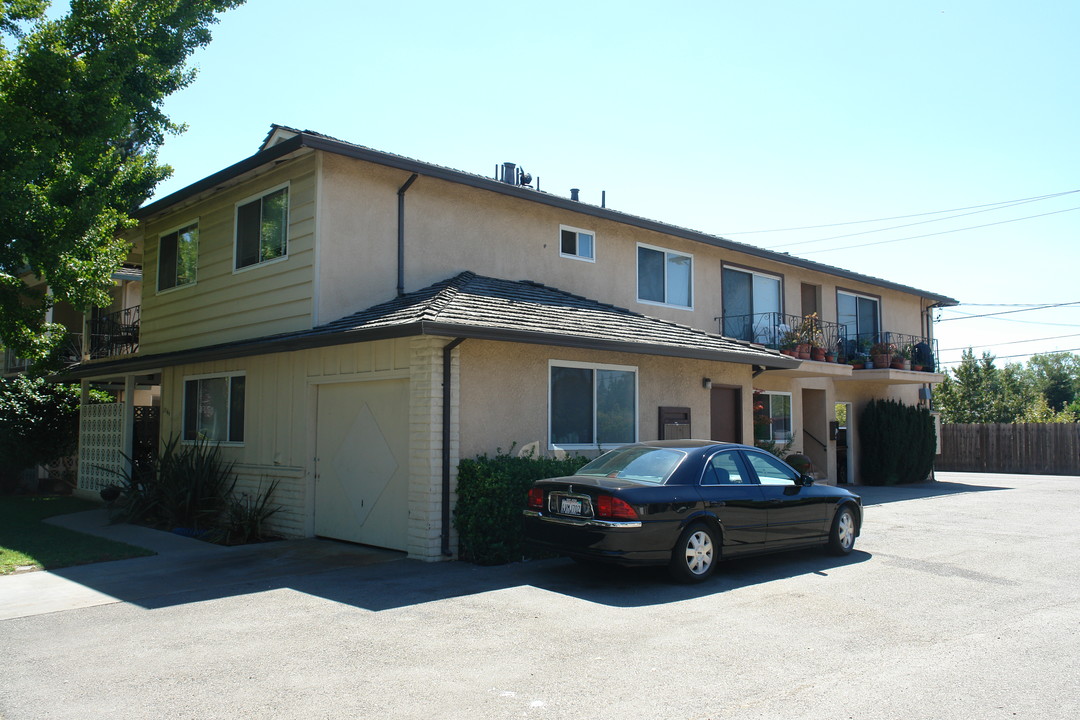 1526 Stokes St in San Jose, CA - Building Photo