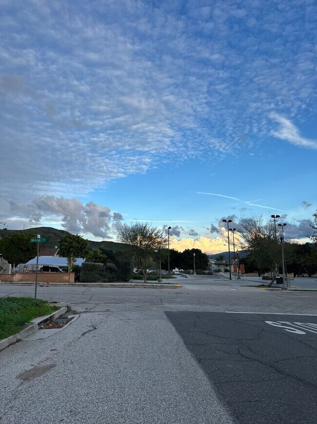 513 N Main St in Piru, CA - Building Photo - Building Photo