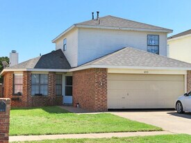 203 Fulton Ave in Lubbock, TX - Building Photo