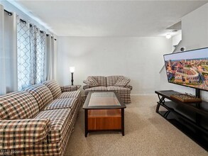 194 Dalepark Dr in Bedford, OH - Building Photo - Building Photo