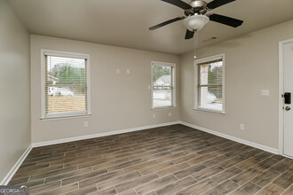 455 McGiboney Ln in Covington, GA - Foto de edificio - Building Photo
