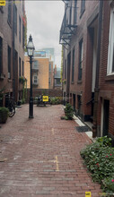 5 Goodwin Pl, Unit 4 in Boston, MA - Building Photo - Building Photo