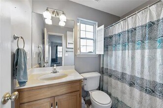 2101 SW Wall St, Unit Apartment A in Blue Springs, MO - Building Photo - Building Photo