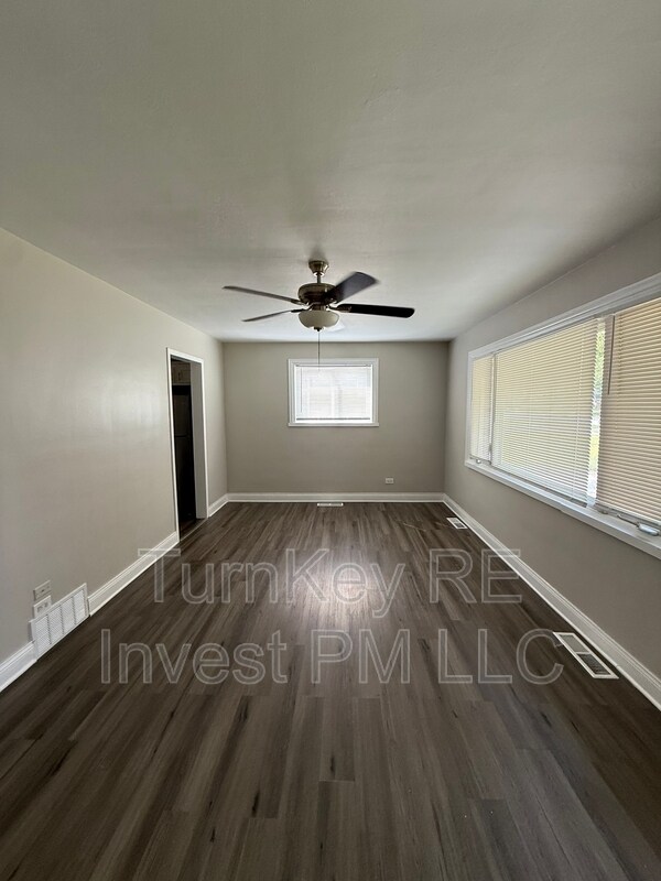 17937 Wildwood Ave in Lansing, IL - Building Photo - Building Photo