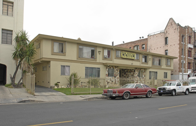 228 S Mariposa Ave in Los Angeles, CA - Building Photo - Building Photo