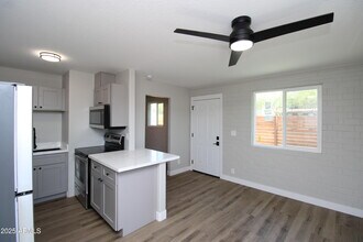 802 S 11th Ave in Phoenix, AZ - Building Photo - Building Photo