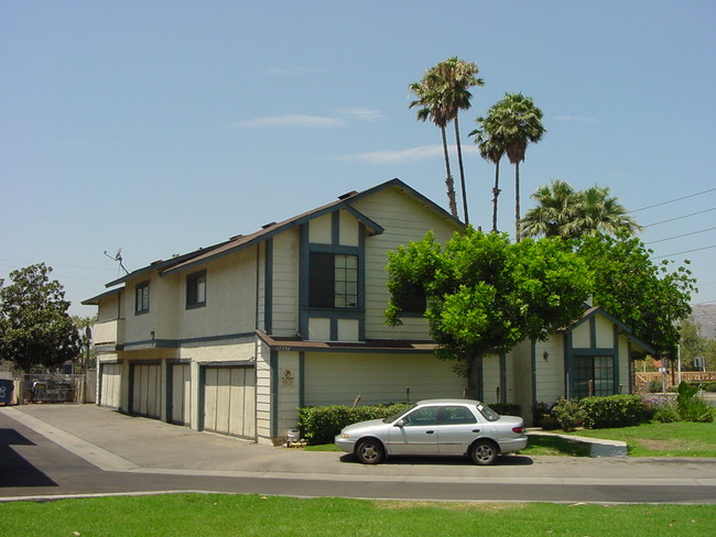 11398 Magnolia Ave in Riverside, CA - Building Photo - Building Photo