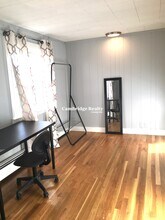 62 Woods Ave, Unit 2 in Somerville, MA - Foto de edificio - Building Photo