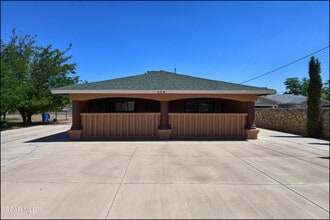 528 Liahona Dr in Socorro, TX - Building Photo - Building Photo