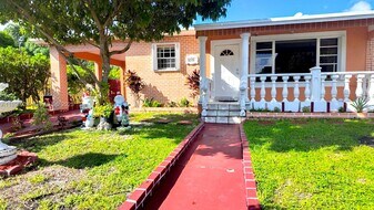 3235 NW 80th Terrace in Miami, FL - Building Photo