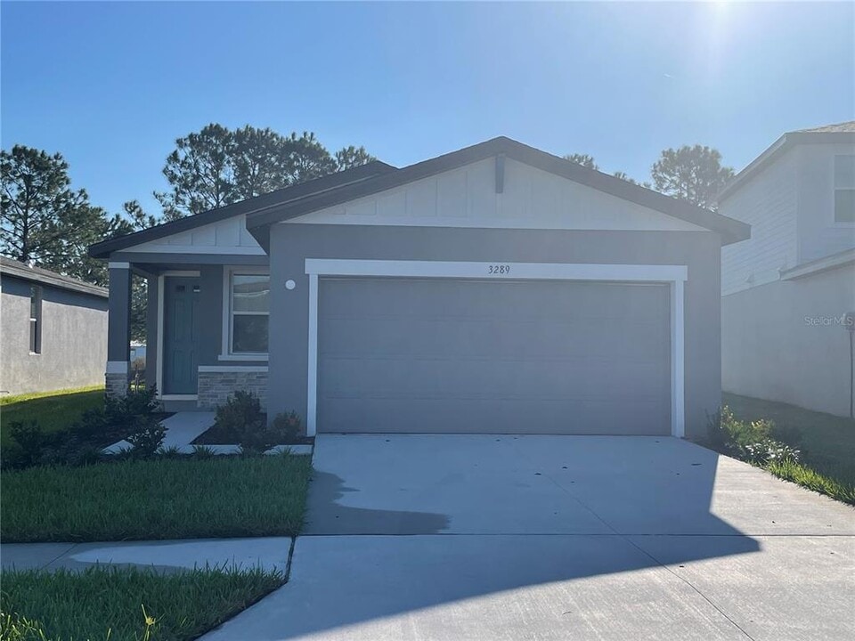 3289 Fresno Pl in Zephyrhills, FL - Building Photo