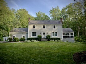 161 Woods End Rd in Fairfield, CT - Building Photo