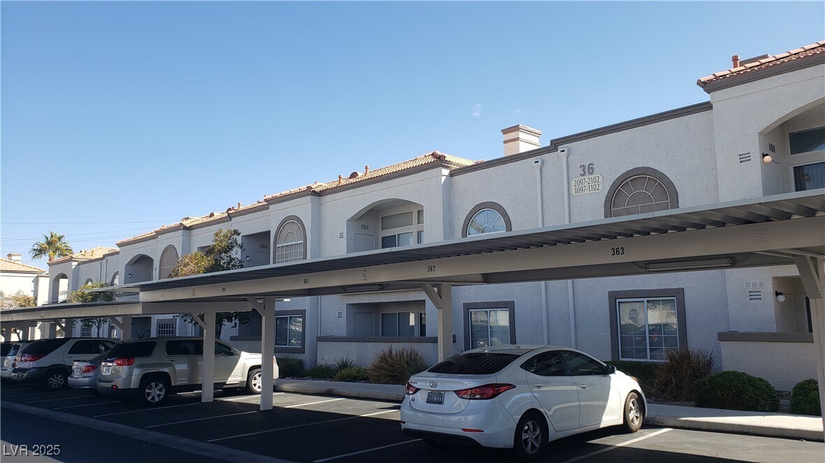 3125 N Buffalo Dr in Las Vegas, NV - Building Photo
