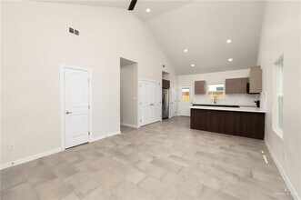 13 E Iris Ave in McAllen, TX - Building Photo - Building Photo