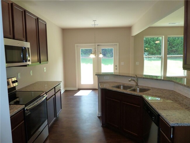 176 Highland Pointe Cir E in Dawsonville, GA - Building Photo - Building Photo