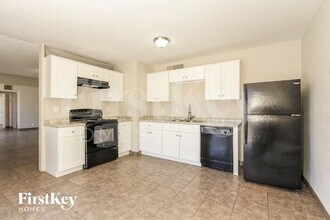 13857 N 48th Ave in Glendale, AZ - Building Photo - Building Photo