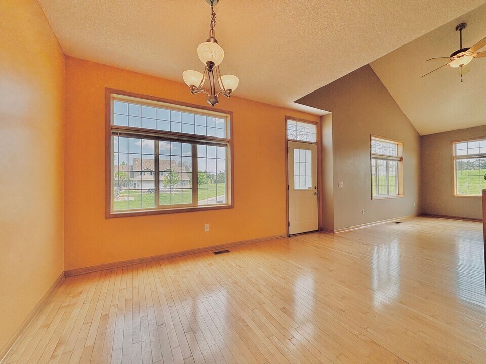 12708 Flamingo St NW in Minneapolis, MN - Building Photo