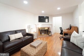 5105 Spring Rock Ct in Fairfax, VA - Building Photo - Building Photo