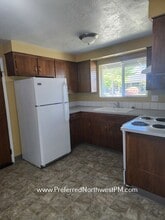 2148 Carmel Ave in Eugene, OR - Building Photo - Building Photo