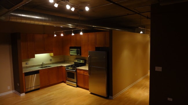 1550 S Blue Island Ave, Unit 9th floor