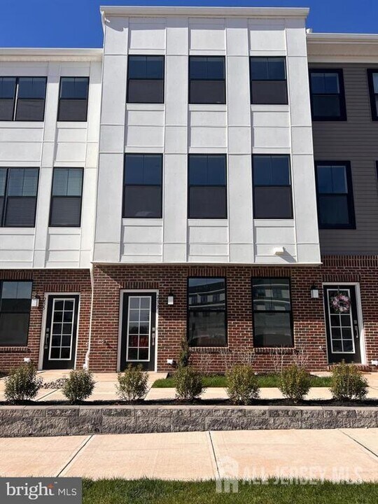 233 Aaron Truehart Wy in Ewing Township, NJ - Building Photo
