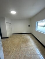 8940 NW 34th Avenue Rd, Unit 3 in Miami, FL - Building Photo