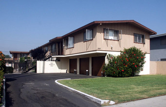 9571 Maureen Dr in Garden Grove, CA - Building Photo - Building Photo