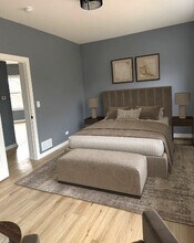 1520 W Touhy Ave in Chicago, IL - Building Photo - Building Photo