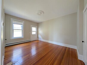 20 Park Ave, Unit 2 in Somerville, MA - Building Photo - Building Photo