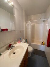 9 Cameron Ave, Unit 1 in Somerville, MA - Foto de edificio - Building Photo