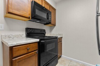 1661 Patton Chapel Rd in Hoover, AL - Building Photo - Building Photo