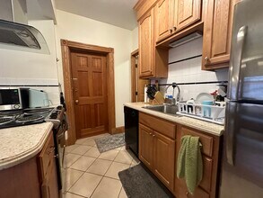 60 Anderson St, Unit 3 in Boston, MA - Foto de edificio - Building Photo