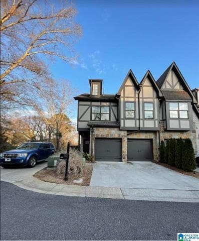 property at 4008 Lennox Dr