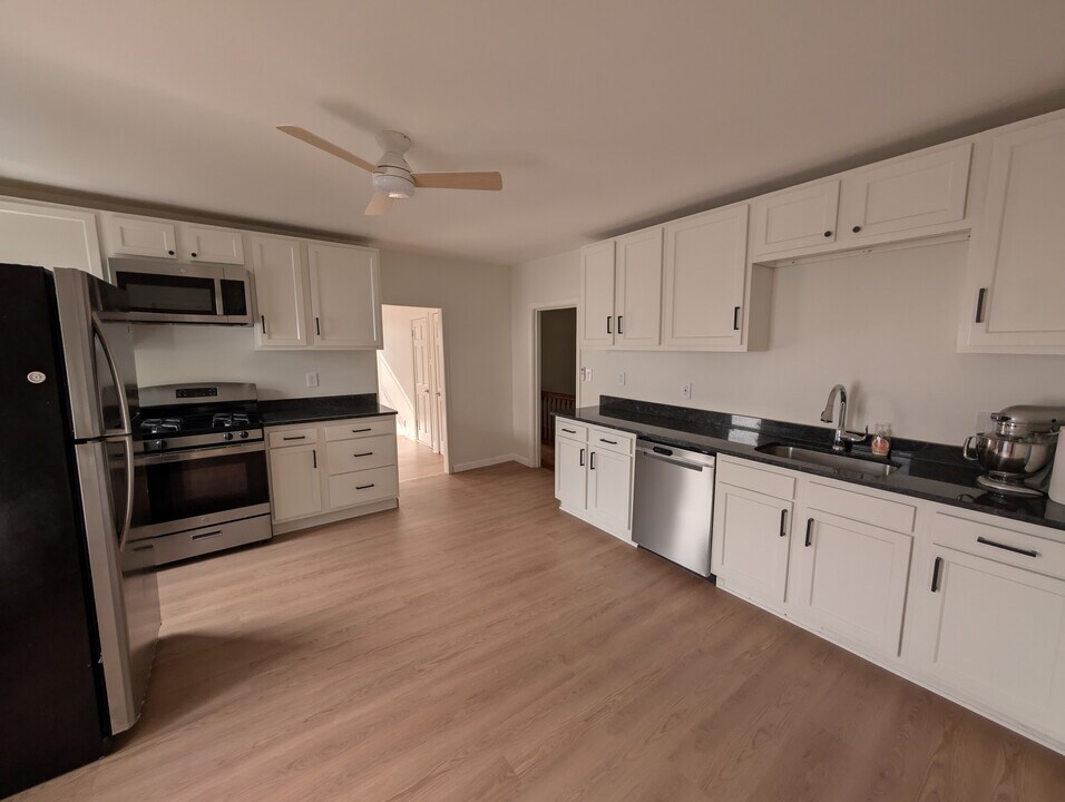 656 Dorchester Ave, Unit 2 in Boston, MA - Foto de edificio