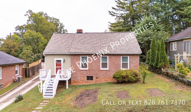 10 Enka Oak St in Candler, NC - Building Photo - Building Photo