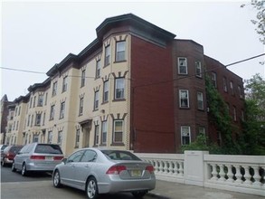 Madison Avenue Apartments in Plainfield, NJ - Building Photo - Building Photo