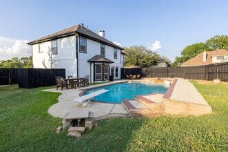 994 Regency Dr in Lewisville, TX - Building Photo - Building Photo