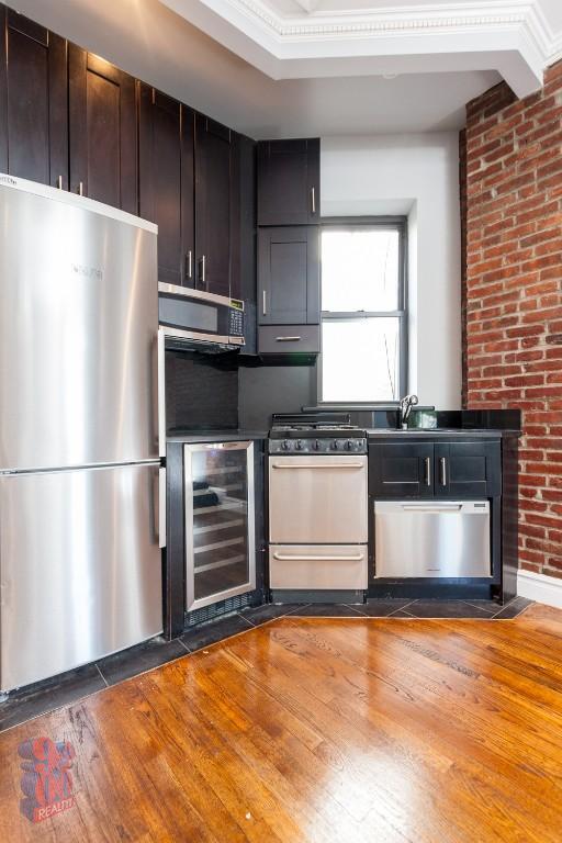 property at 252 Mott St
