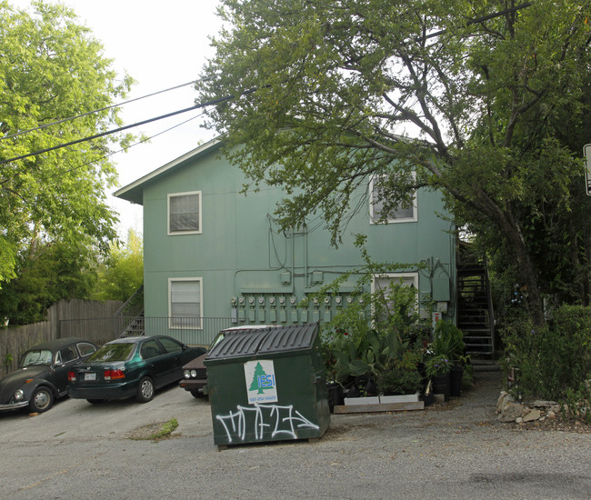 West 9th Street Apartments in Austin, TX - Building Photo - Building Photo