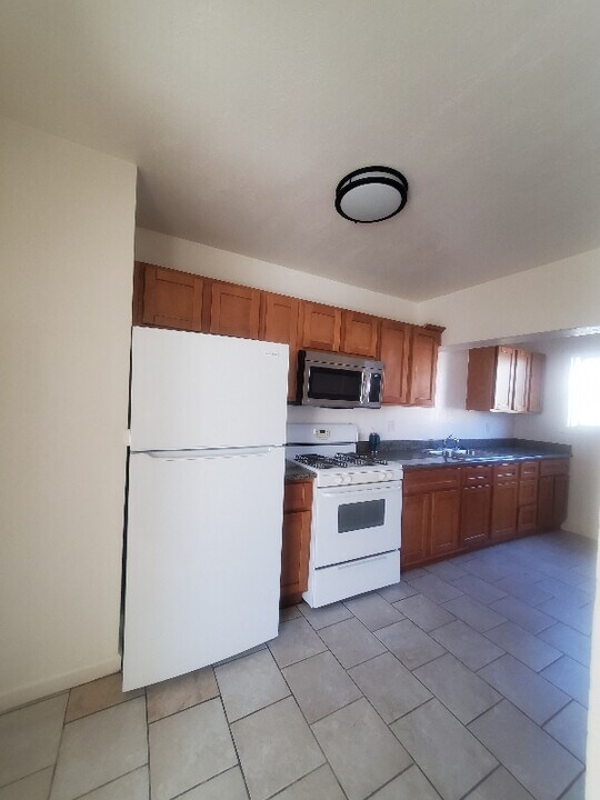 6208 Fenham St in Oakland, CA - Building Photo