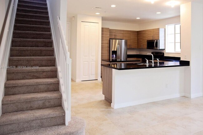 2844 SW 81st Ter in Miramar, FL - Foto de edificio - Building Photo