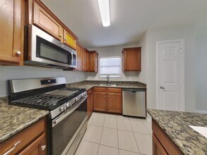 1003 Marigold Rd in Baytown, TX - Building Photo - Building Photo