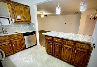 1925 Spindletop Dr in Duncanville, TX - Building Photo - Building Photo