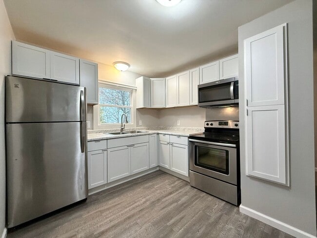 property at 1703-1705 Pennoyer Ave