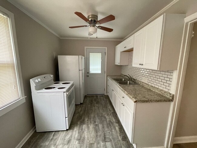 1318 Richmond Pl in Charlotte, NC - Building Photo - Building Photo