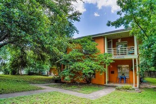 1401 Ashwood Rd in Austin, TX - Building Photo